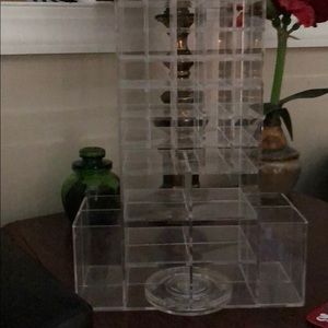 Lipstick storage tower